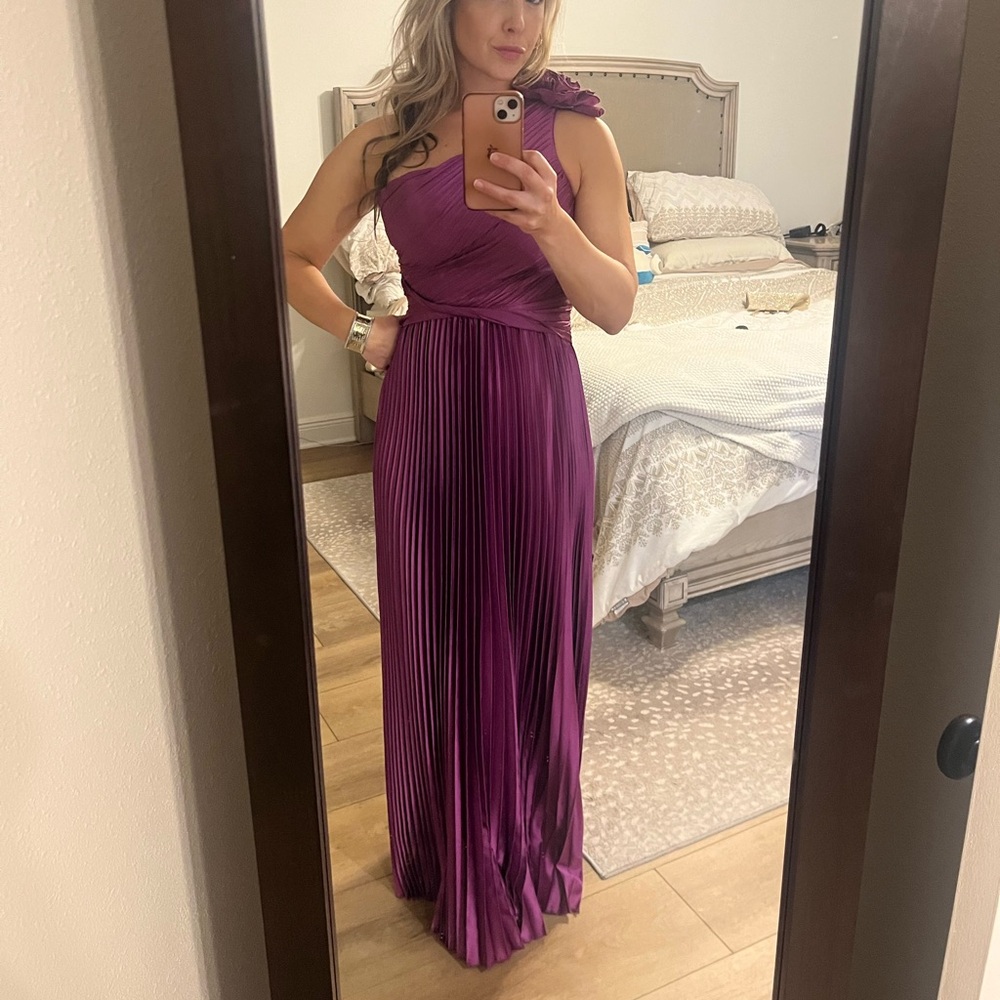 Minuet Petite One Shoulder Magenta Dress